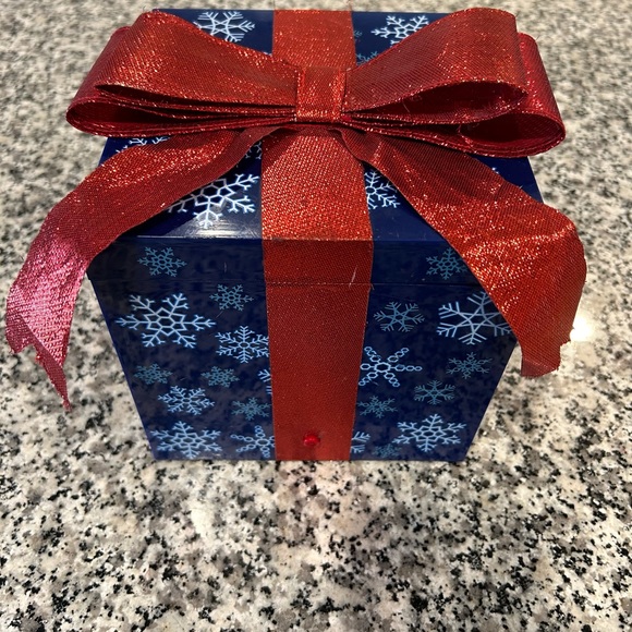 Vintage music box Rare find Frosty the snowman Plus more characters - Picture 5 of 8